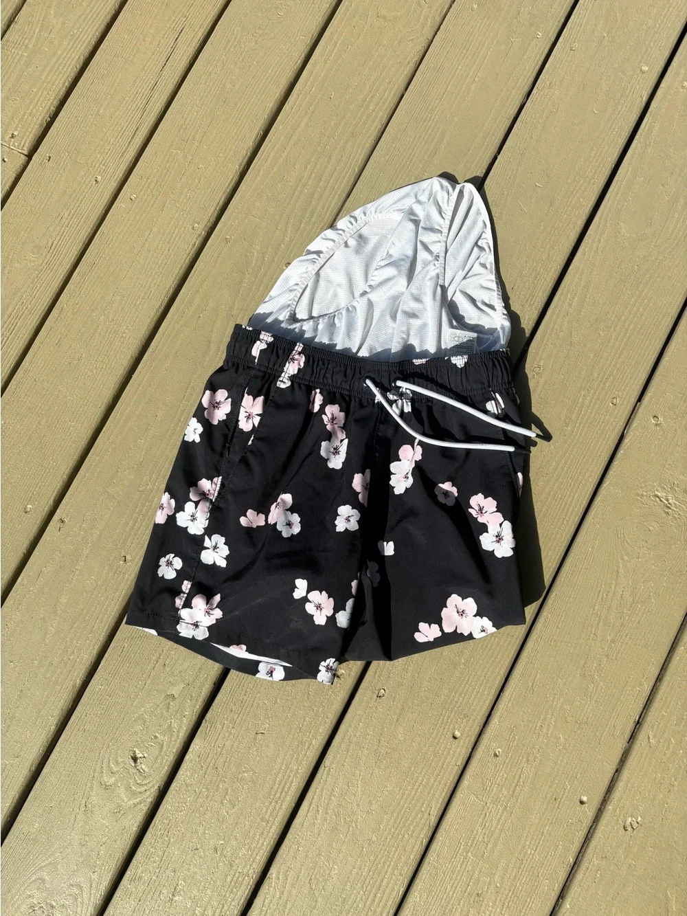 HOLLISTER Floral Black Swim Shorts with Pink & Light Blue Flowers, Size: XS